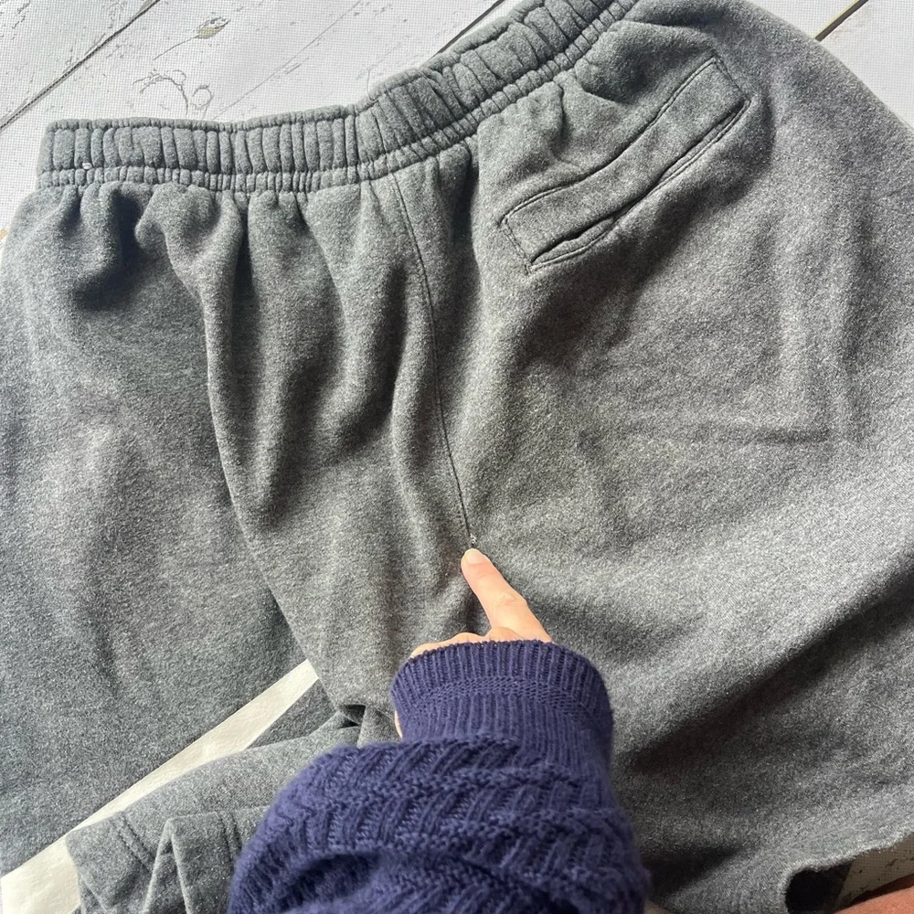 Gray Nike men’s Sweatpants Shorts size medium - Picture 6 of 10